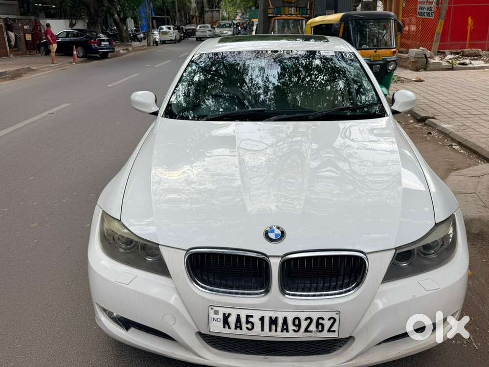 Bmw 3 Series 2011, Luxury Line