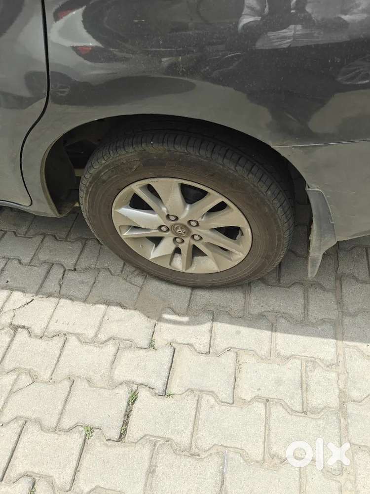 Toyota Innova Crysta 2017 Diesel 170000 Km Driven
