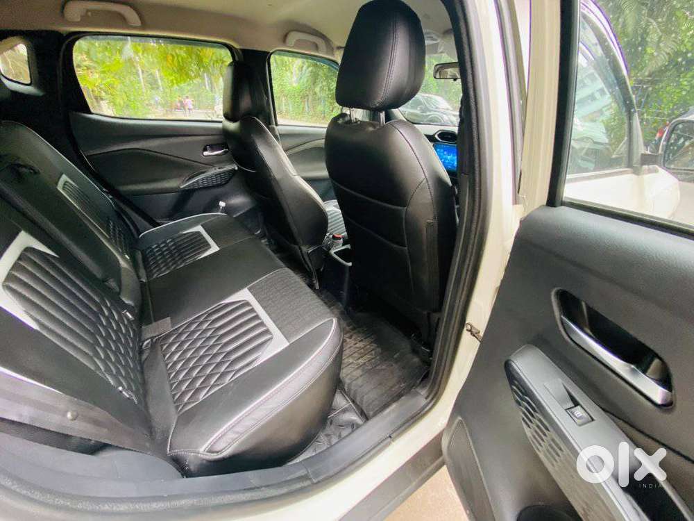Nissan Magnite Kuro Edition 1.0 Petrol Mt, 2025, Petrol