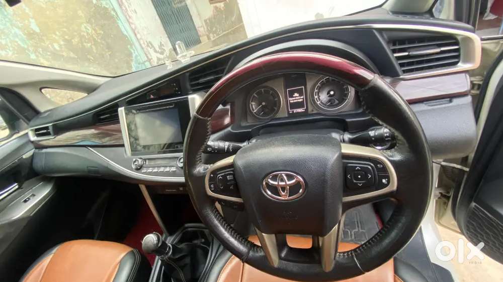 Toyota Innova Crysta 2017 Diesel Well Maintained