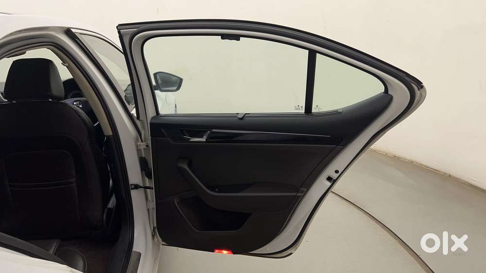 Skoda Superb 2.0 L&k Tsi At, 2019, Petrol