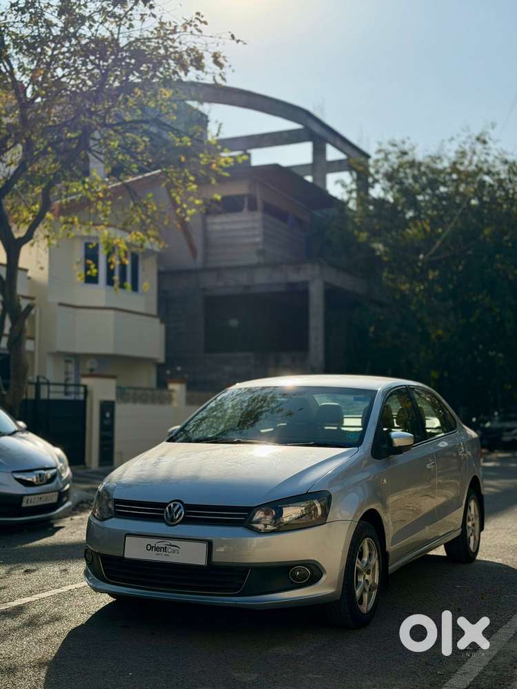 Volkswagen Vento 1.5 Highline Plus At 16 Alloy, 2014, Petrol