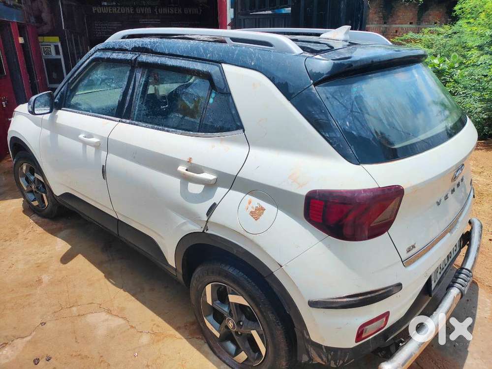 Hyundai Venue 2020 Petrol 40618 Km Driven