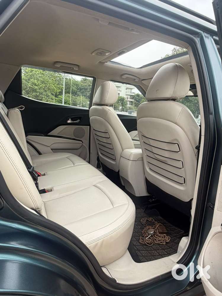 Mahindra Xuv300 W8 Option Dual Tone Diesel, 2019, Diesel
