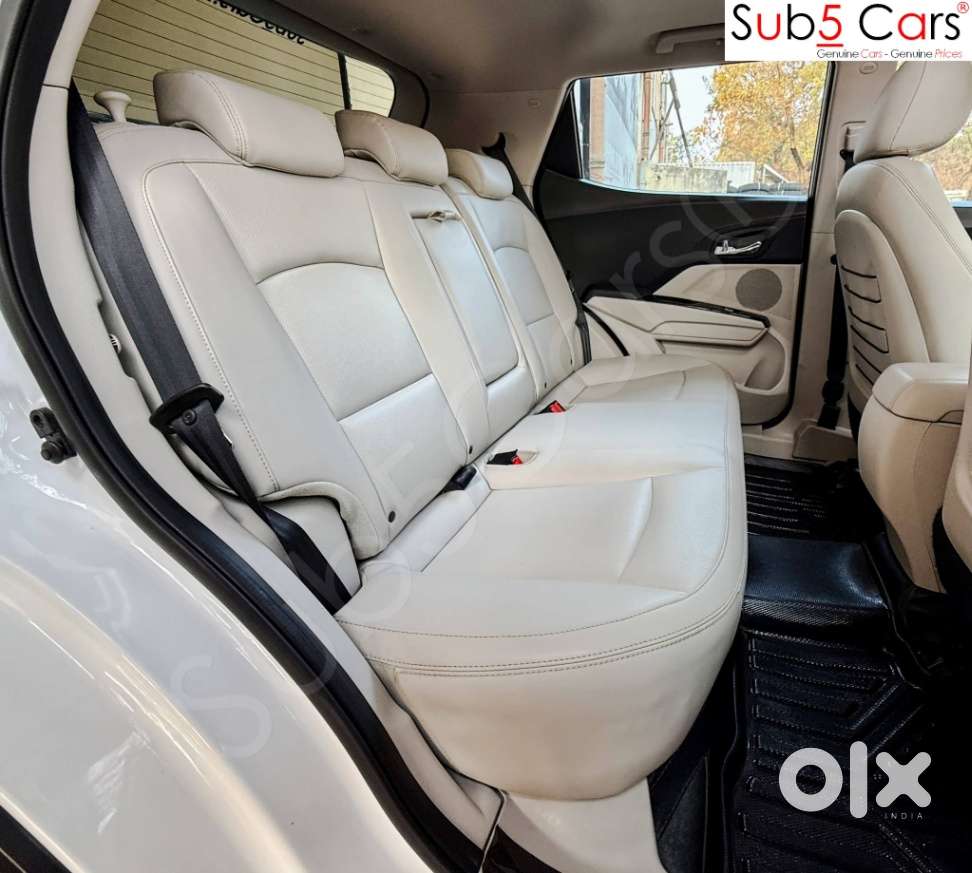 Mahindra Xuv300 W8 Option, 2024, Petrol