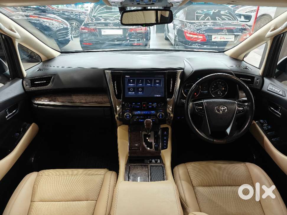 Toyota Vellfire Vip – Executive Lounge, 2023, Petrol