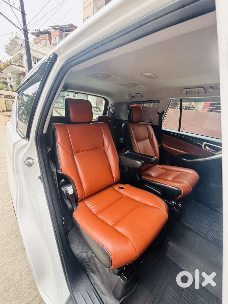 Toyota Innova Crysta 2.7v Mt, 2024, Diesel