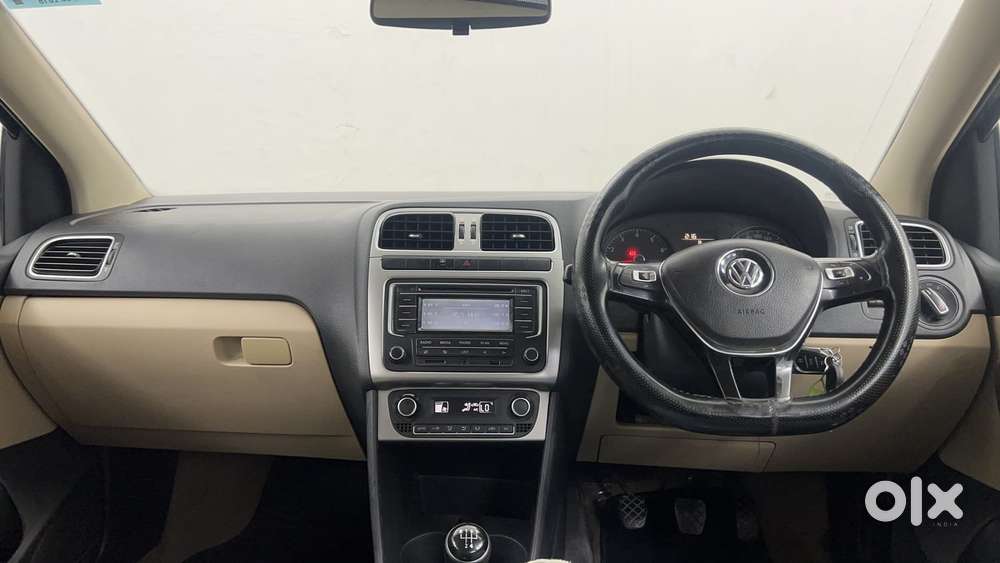 Volkswagen Polo Petrol Highline 1.2l, 2016, Petrol
