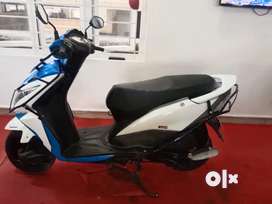 Dio scooty 2025 second hand olx