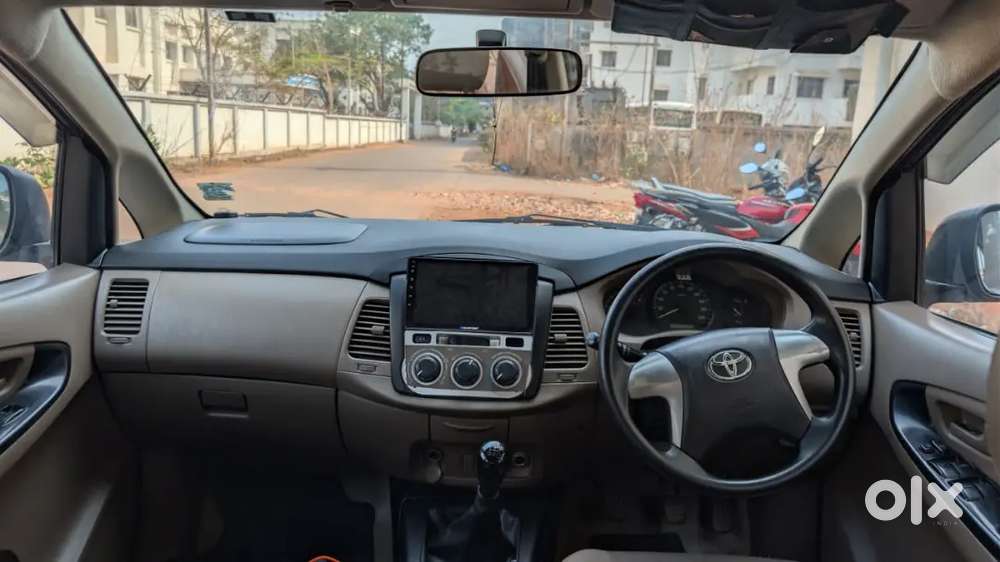 Toyota Innova 2015 Diesel 182000 Km Driven