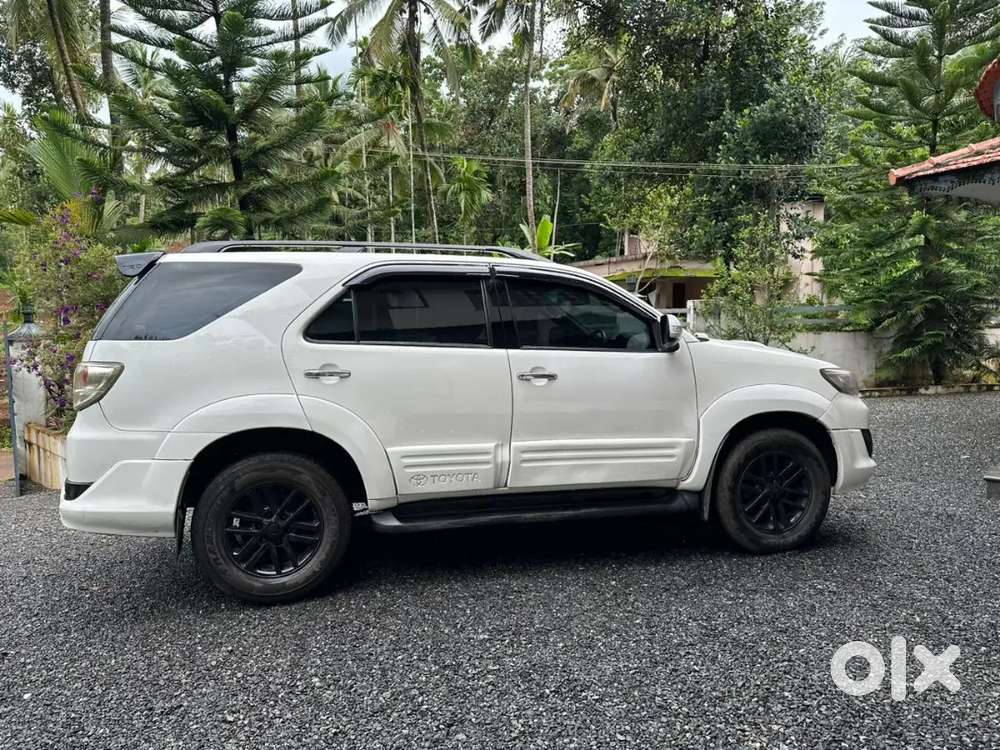 Toyota Fortuner 2011 Diesel 120000 Km Driven
