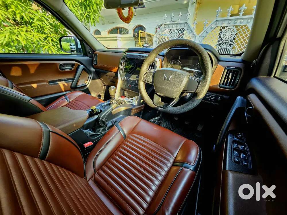 Mahindra Scorpio N Z2 7str 2024 Model