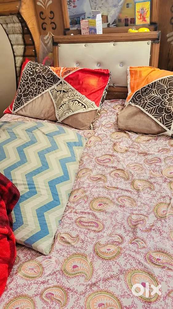 Mini double bed
