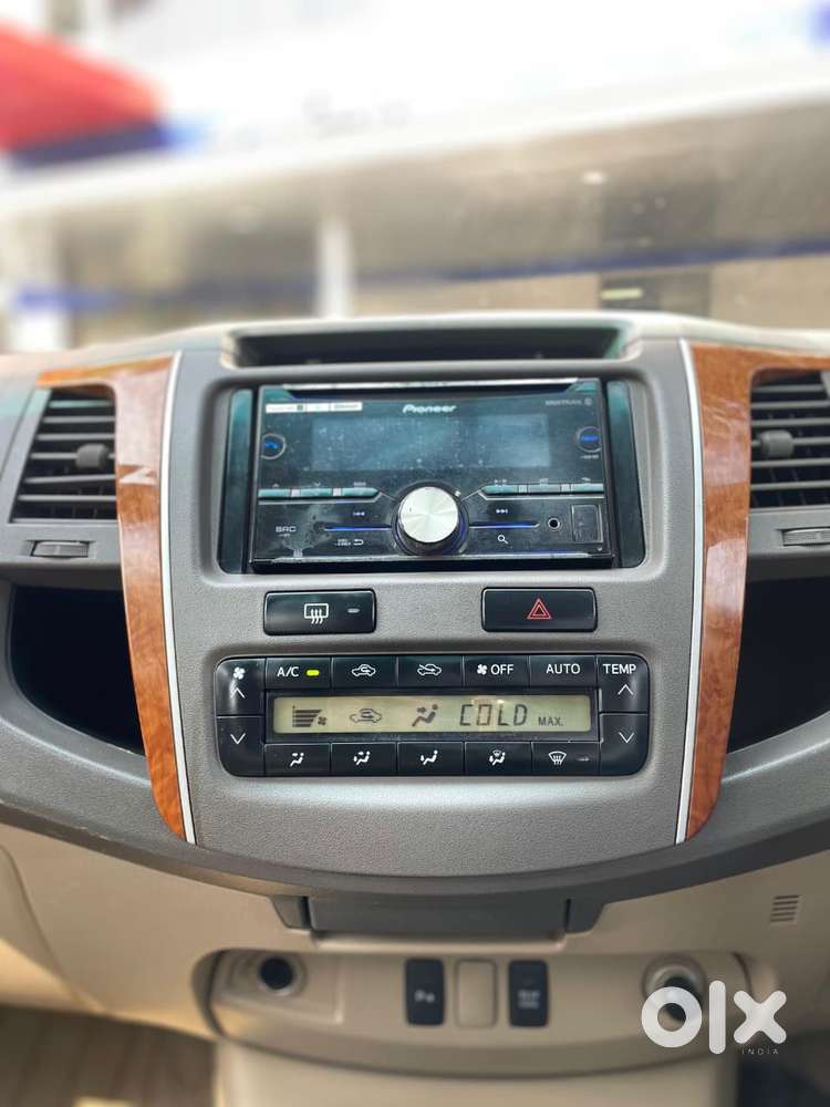 Toyota Fortuner 3.0 4x4 Manual, 2011, Diesel