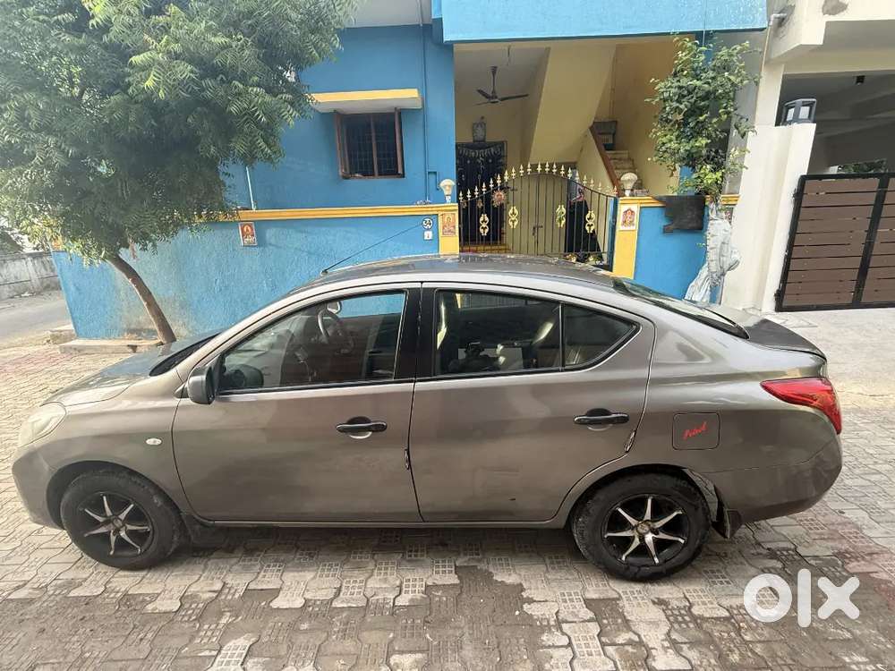 Nissan Sunny Petrol 2011