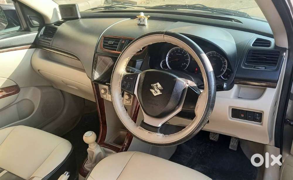 Maruti Suzuki Swift Dzire 1.2 Zxi Bsiv, 2013, Petrol