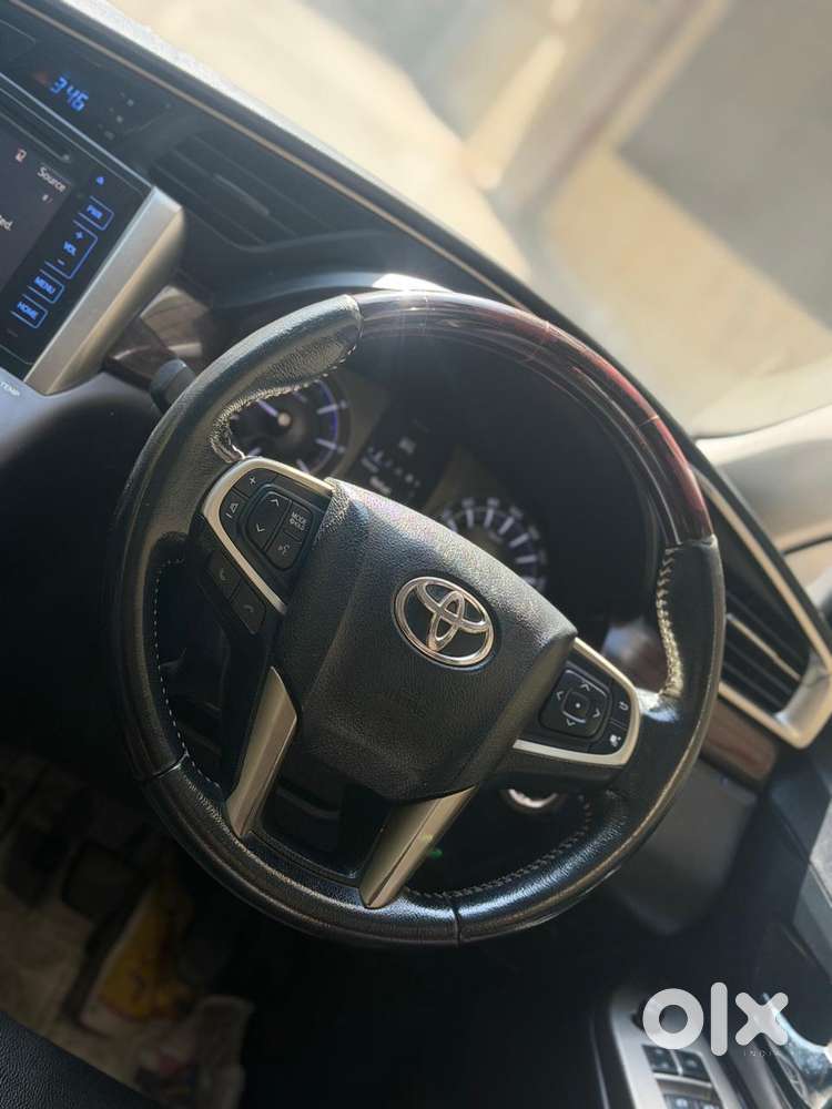 Toyota Innova Crysta 2.4 V 8 Str, 2017, Diesel