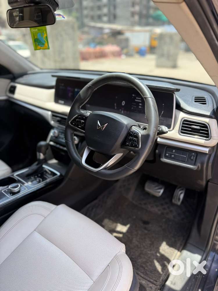 Mahindra Xuv700 2.0 Ax 7 Petrol At Luxury Pack Str, 2025, Diesel