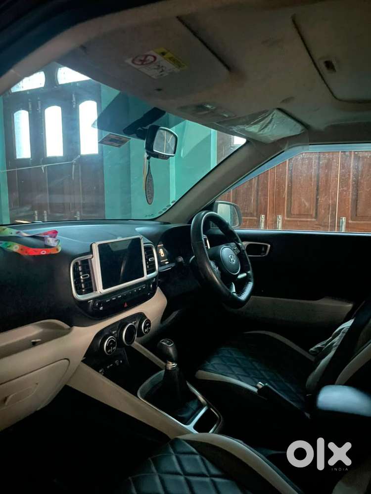 Hyundai Venu Sx Car