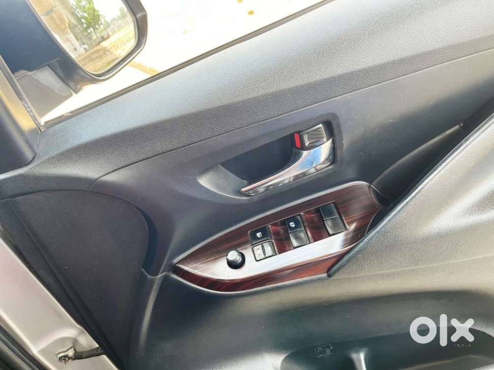 Toyota Innova Crysta 2.4 G Mt 7 Str, 2018, Diesel