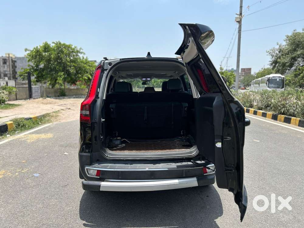 Mahindra Scorpio N Z8 Petrol At 7 Str, 2025, Petrol