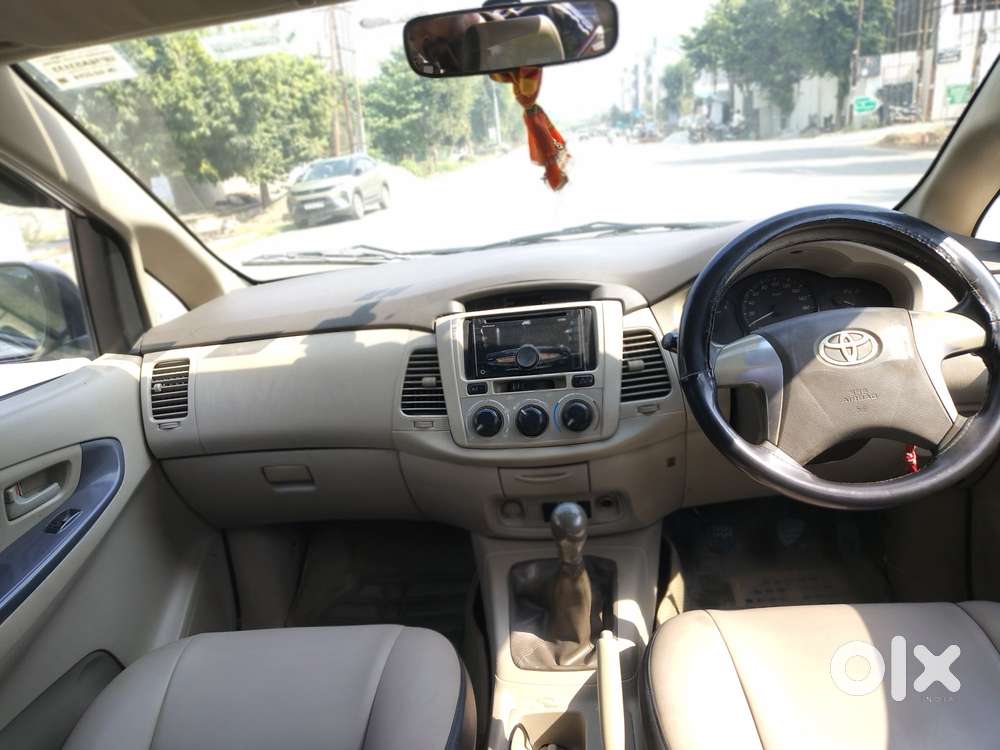 Toyota Innova 2.5 G (diesel) 7 Seater Bs Iv, 2014, Diesel