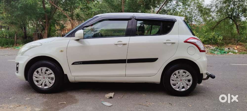 Maruti Suzuki Swift Lxi Optional-o, 2017, Petrol