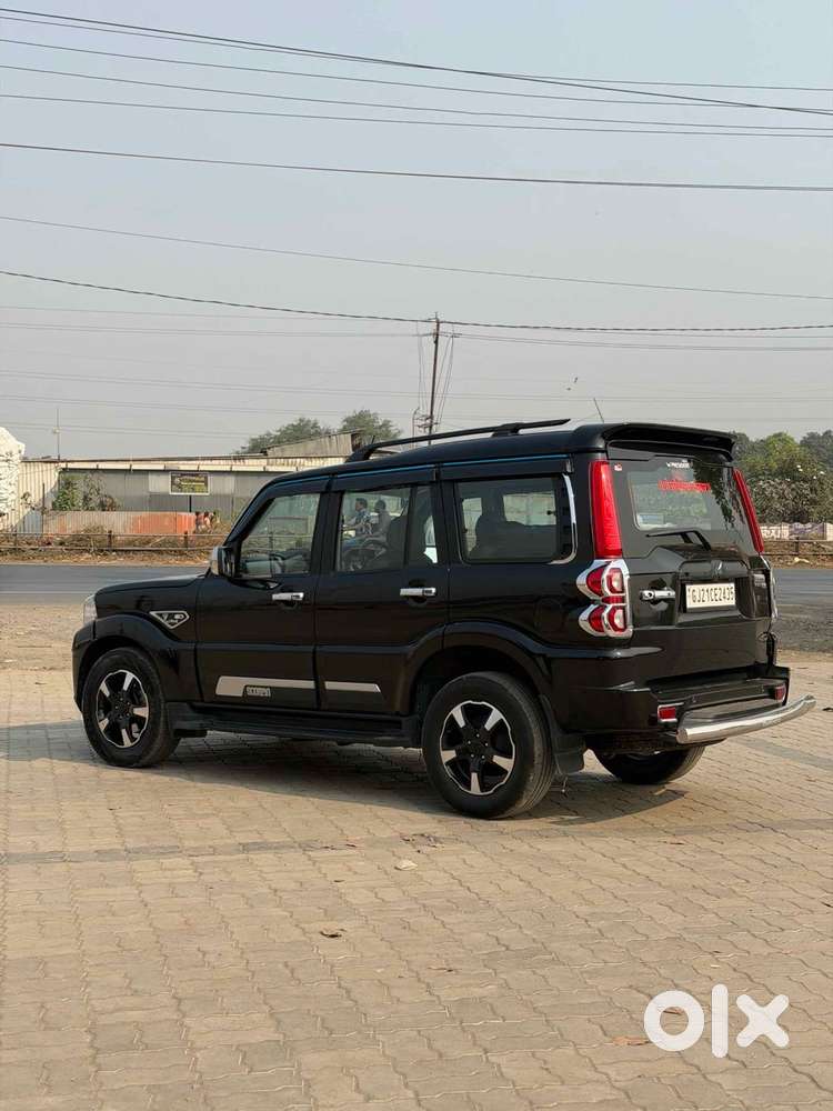 Mahindra Scorpio Classic 2.2 S 11 Mt 7 Str, 2024, Diesel