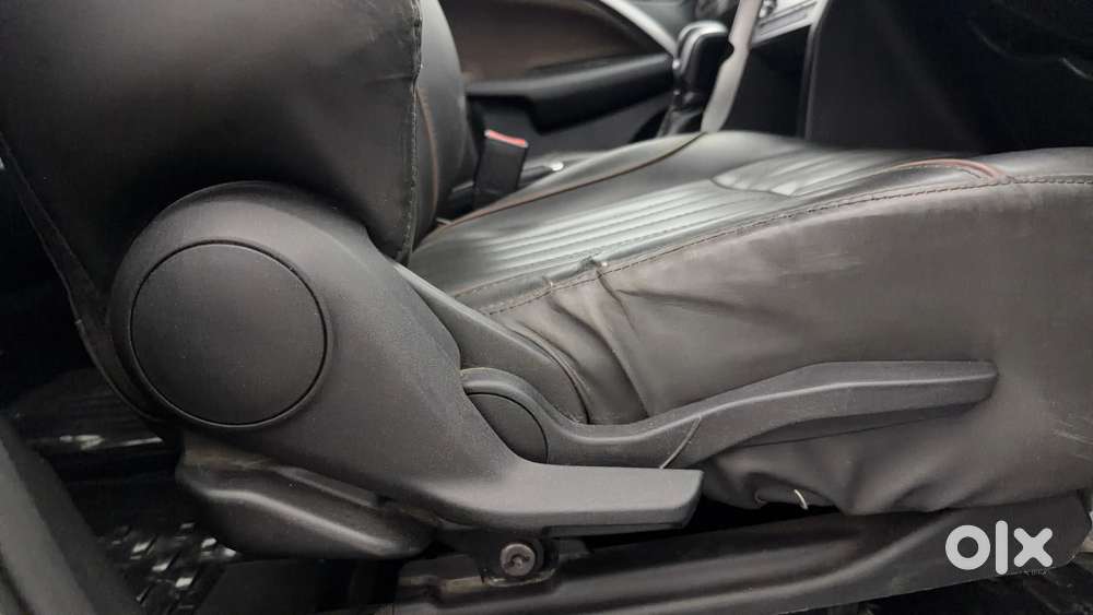 Maruti Suzuki Brezza 1.5 Zxi At Smart Hybrid, 2022, Petrol