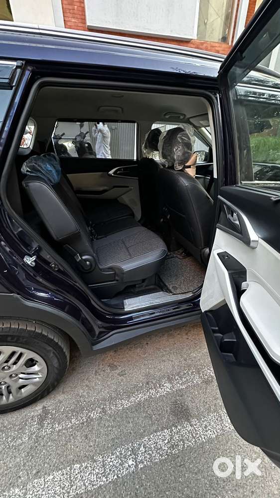 Kia Carens G 1.5 6mt Premium (o) 7-seater, 2024, Petrol