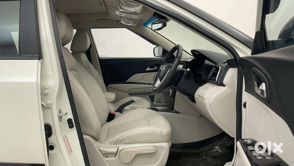 Mahindra Xuv300 W8 (o) 1.5 Diesel Amt, 2022, Diesel