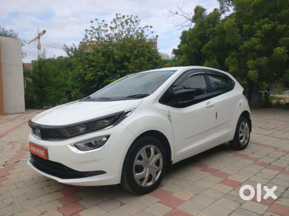 Tata Altroz, 2022, Petrol