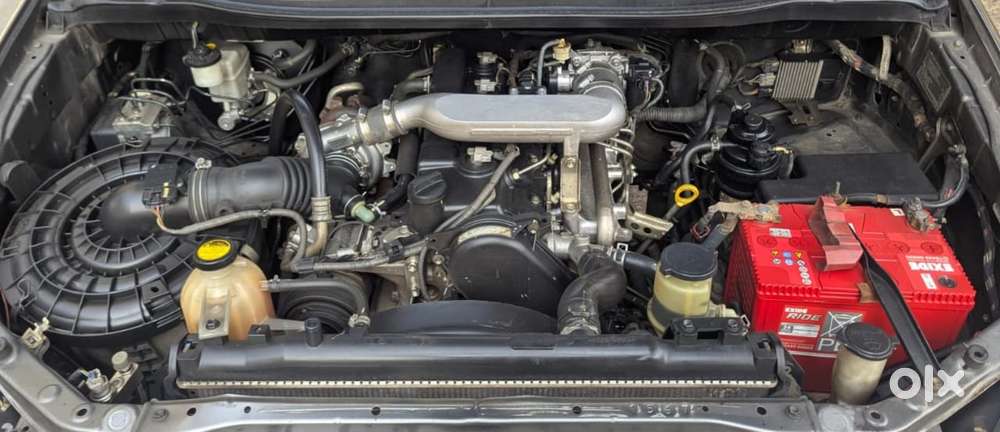Toyota Innova 2004-2011 2.5 V Diesel 8-seater, 2011, Diesel