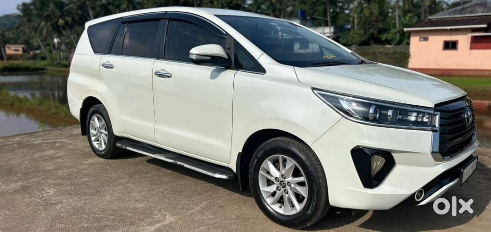 Toyota Innova Crysta 2016 Diesel 180000 Km Driven
