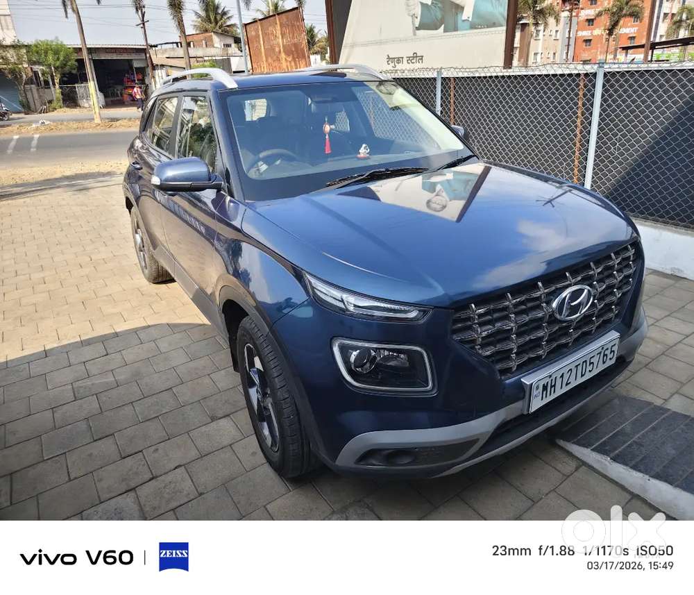 Hyundai Venue 2021 Diesel 47000 Km Driven