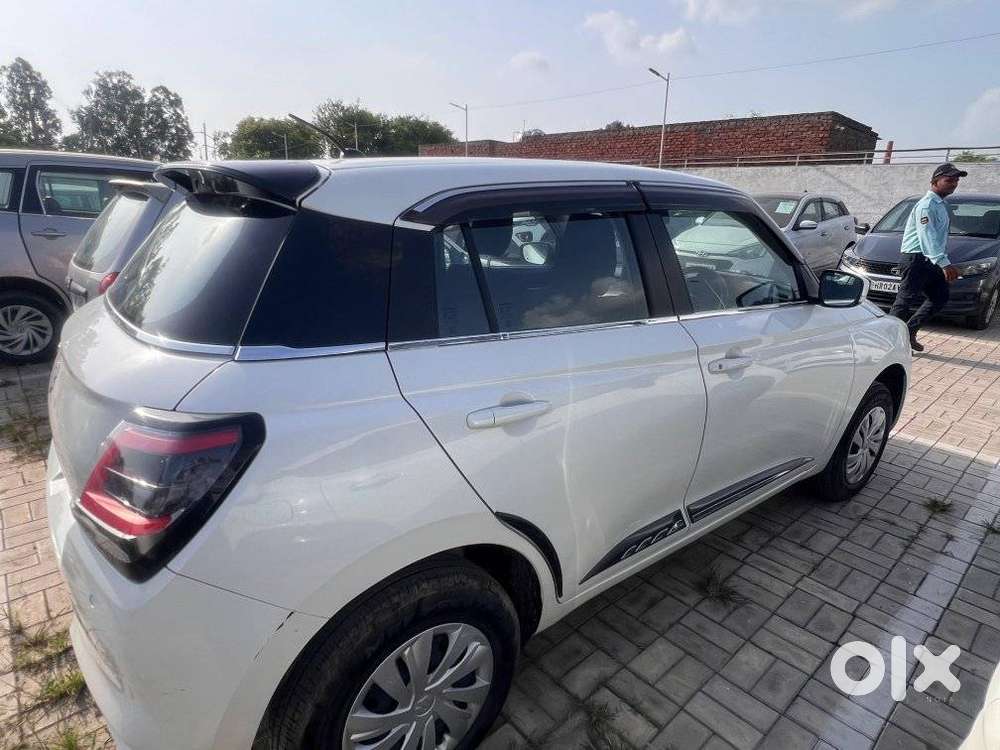 Maruti Suzuki Swift Vxi + Manual, 2025