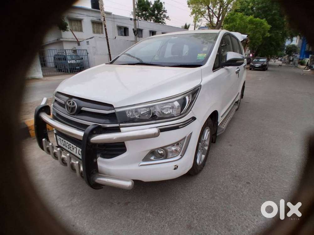 Toyota Innova Crysta 2.4 G Plus Mt 8 Str, 2017, Diesel