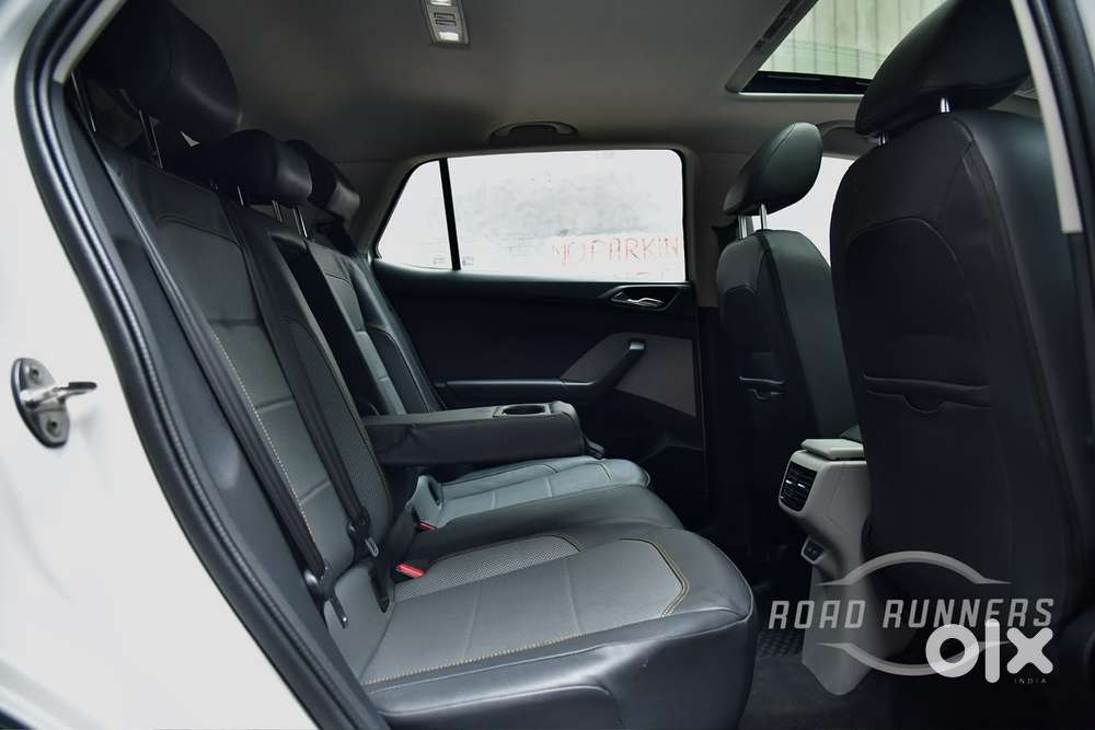 Skoda Kushaq 1.0 Tsi Style At (6 Airbags), 2023, Petrol