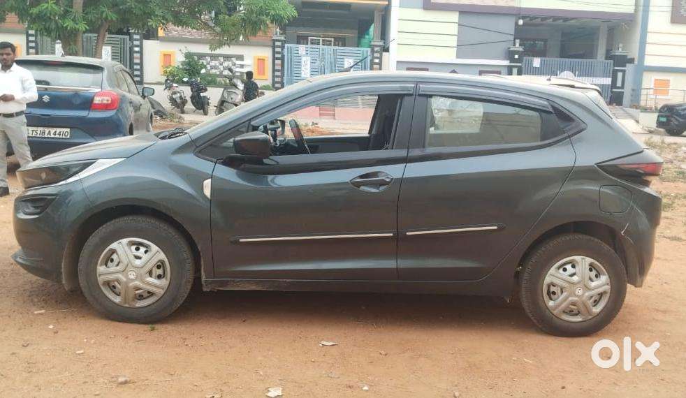 Tata Altroz 1.2 Xe, 2020, Petrol