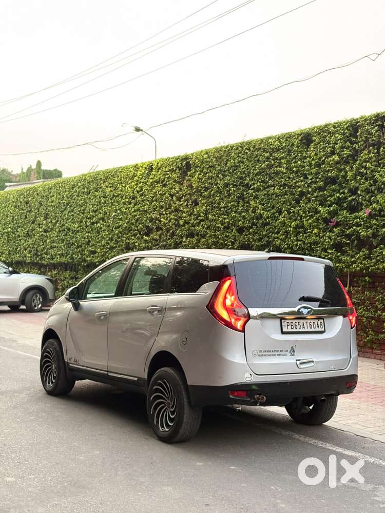 Mahindra Marazzo M6, 2018, Diesel