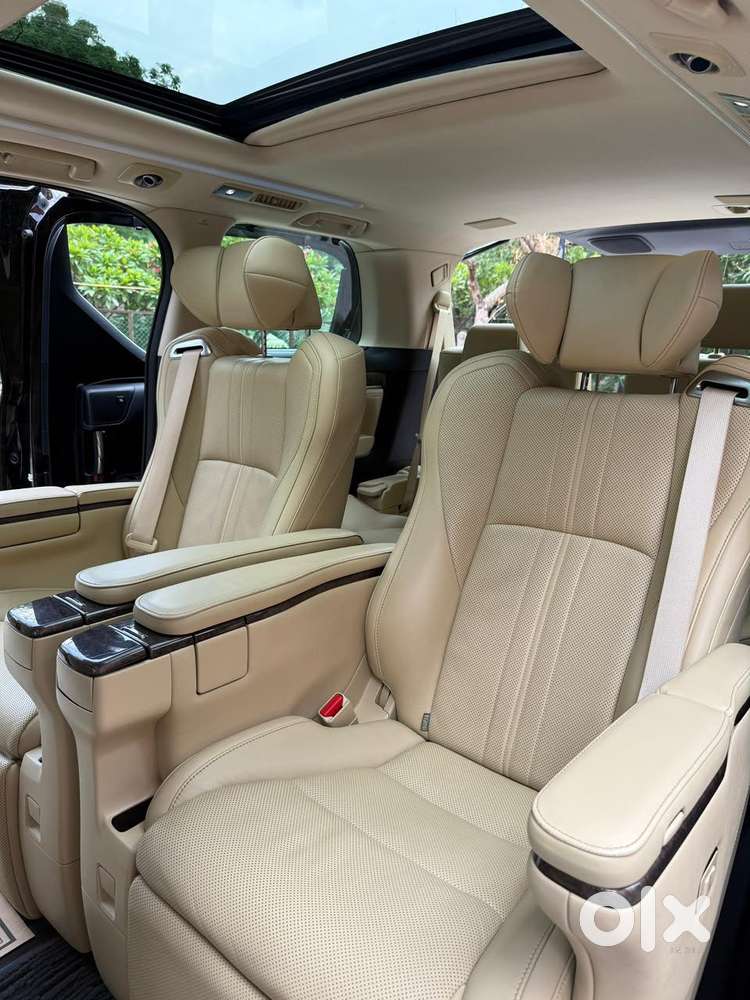 Toyota Vellfire Vip – Executive Lounge, 2023, Cng & Hybrids