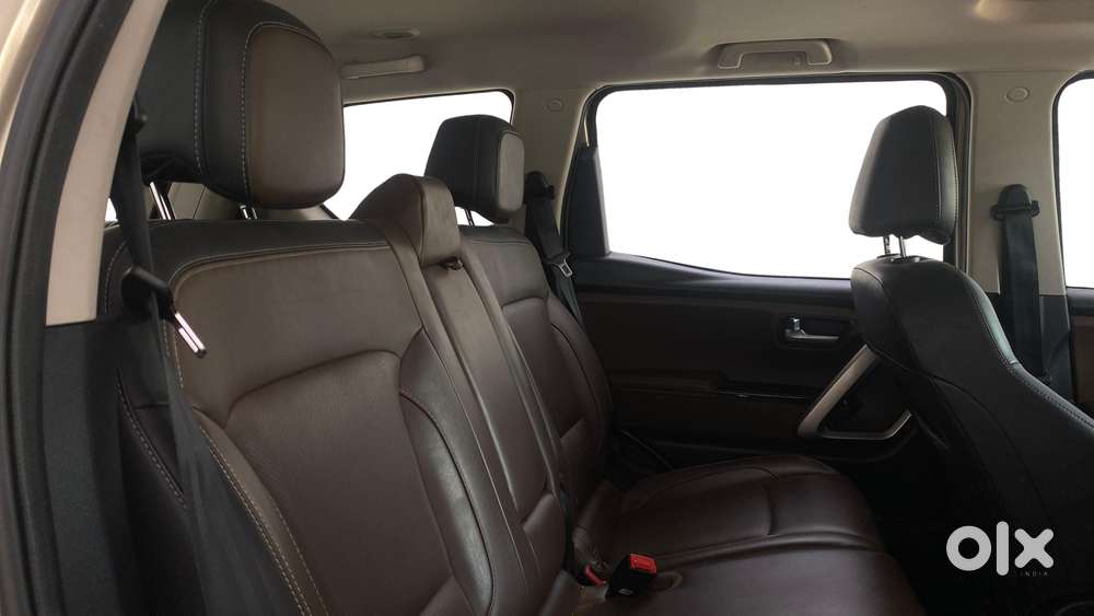 Mahindra Scorpio-n 2.0 Z2 Petrol Mt 7 Str, 2023, Petrol