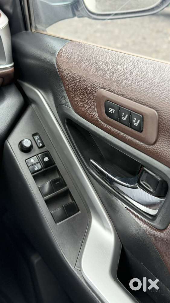 Toyota Innova Hycross 2.0 Zx (o) Hybrid 7 Str, 2024, Electric