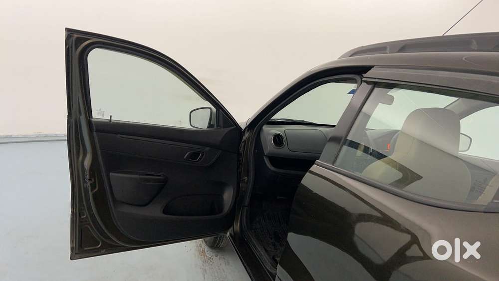 Renault Kwid 2019-ongoing 1.0 Rxt Amt (o), 2017, Petrol