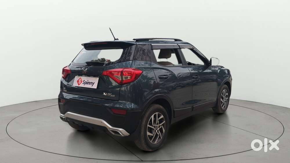 Mahindra Xuv300 1.2 W8 (o) Amt Petrol, 2022, Petrol