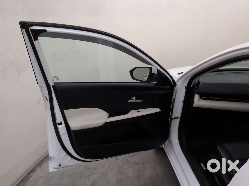 Hyundai Verna 1.5 Sx (o) Vtvt, 2025, Petrol