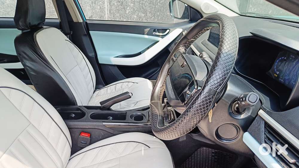 Tata Nexon Creative 1.2 Revotron Petrol 6 Mt, 2025, Cng & Hybrids