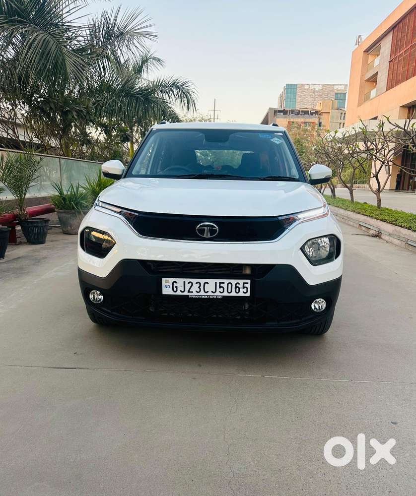 Tata Punch Accomplished Dazzle Amt Sunroof, 2026, Cng & Hybrids