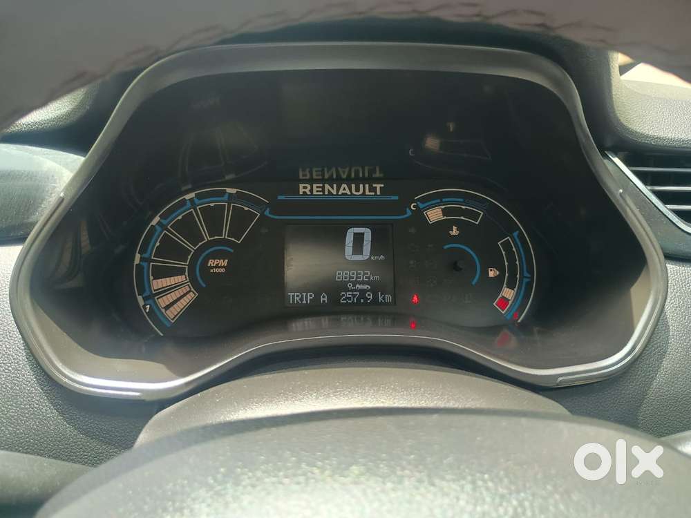 Renault Triber Rxt, 2022, Petrol