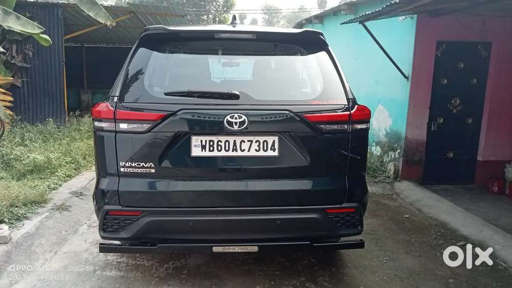 Toyota Innova Hycross 2024 Variant Ready